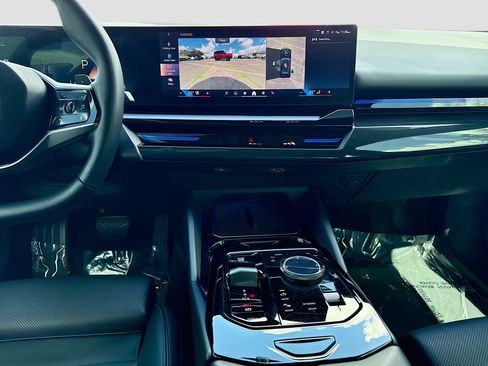 Used 2025 BMW 530i image 19