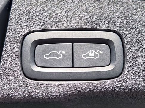 Used 2024 Volvo XC60 T8 Polestar image 25