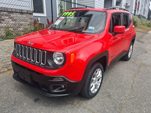 Used 2018 Jeep Renegade Latitude w/ Popular Equipment Group AWD/4WD image 1
