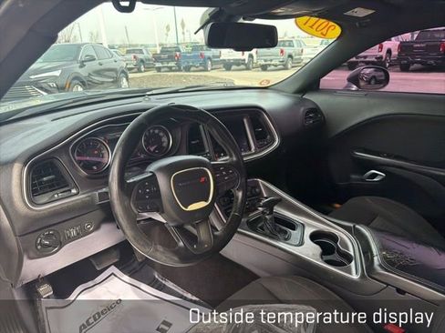 Used 2017 Dodge Challenger SXT image 21