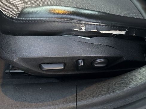 Used 2015 Chevrolet Malibu LT w/ Power Convenience Package image 10