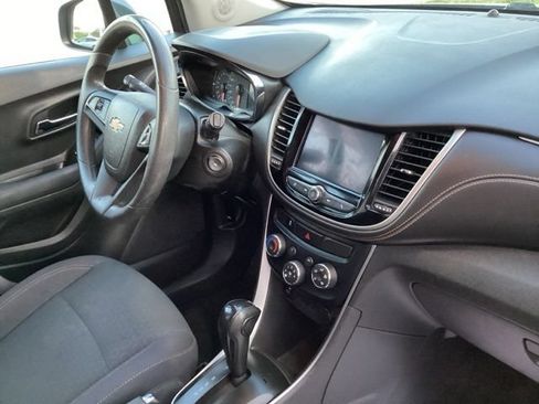 Used 2020 Chevrolet Trax LS w/ Tint and Cruise Package AWD/4WD image 37