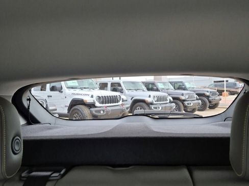 Used 2025 Chevrolet Trax ACTIV w/ Driver Confidence Package image 50