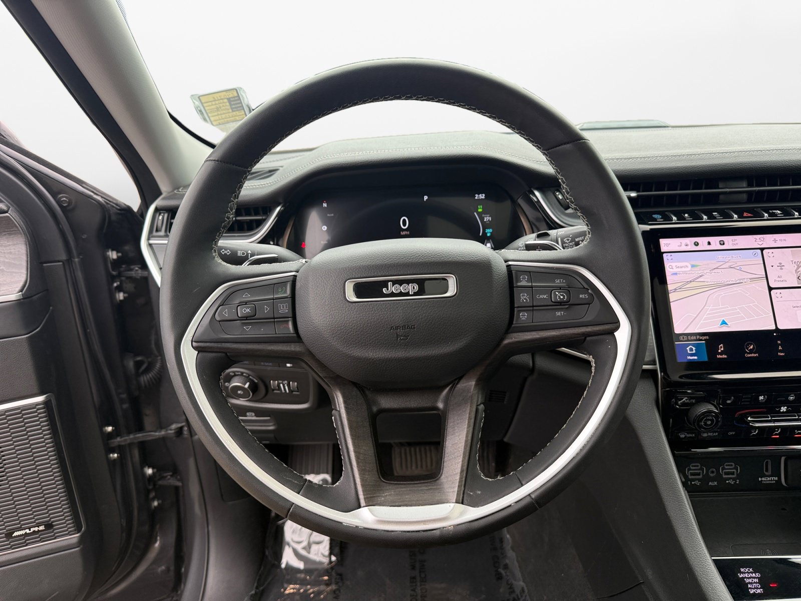 Used 2023 Jeep Grand Cherokee 4WD 4xe w/ Luxury Tech Group II image 16
