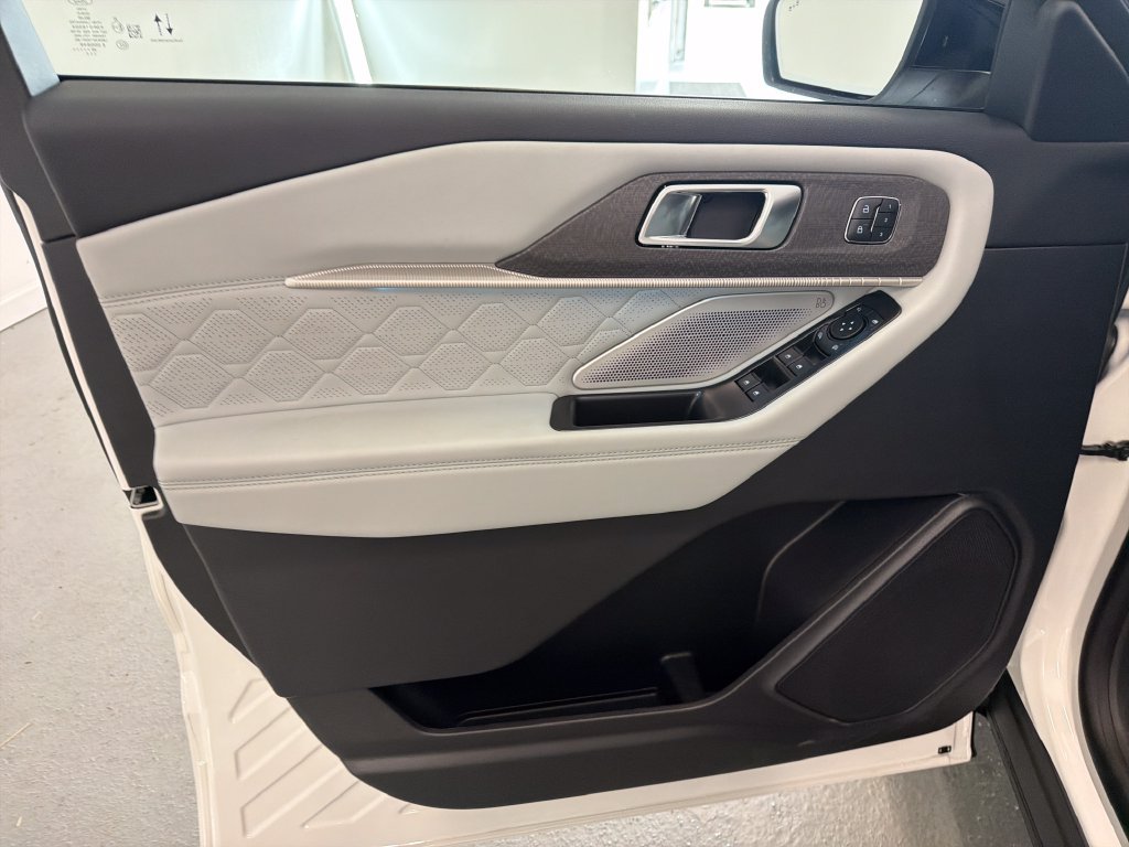 New 2027 Ford Explorer Platinum w/ 3.0L Ultimate Package RWD image 13