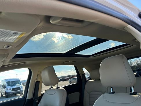 Used 2022 Ford Edge SEL w/ Convenience Package image 23