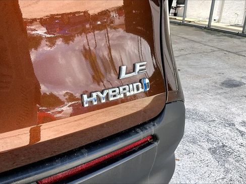 Used 2021 Toyota Sienna LE FWD image 21