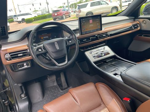 Used 2020 Lincoln Aviator Reserve w/ Equipment Group 202A AWD/4WD image 30