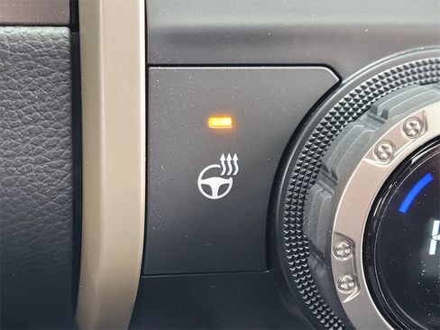 Used 2025 Toyota Tacoma image 20