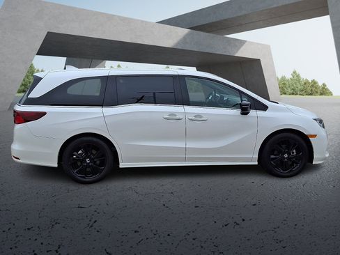 Used 2024 Honda Odyssey Sport image 7