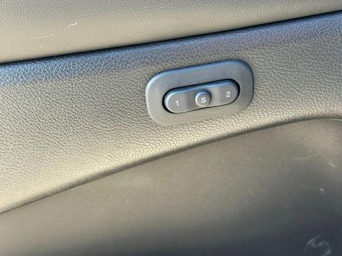 Used 2019 Jeep Grand Cherokee Limited image 18