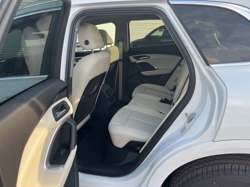 New 2025 Audi Q5 Premium image 22
