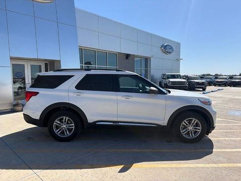 Certified 2023 Ford Explorer XLT w/ Equipment Group 202A AWD/4WD image 8