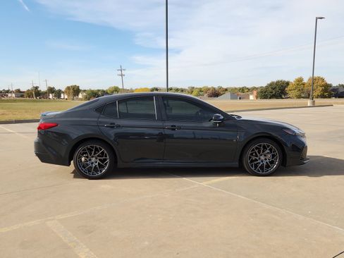 Used 2025 Toyota Camry XSE image 7