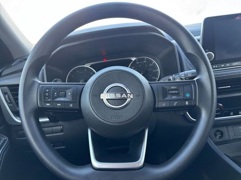 Used 2024 Nissan Rogue SV image 28