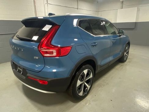 Used 2025 Volvo XC40 B5 Plus w/ Climate Package AWD/4WD image 3