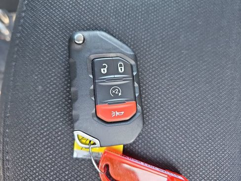 Used 2022 Jeep Wrangler Unlimited Sport AWD/4WD image 34