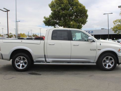 Used 2017 RAM 1500 Laramie w/ Convenience Group AWD/4WD image 6