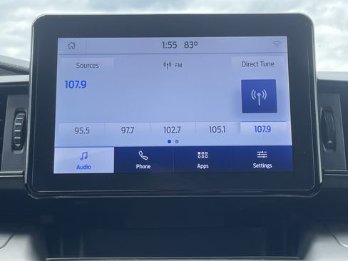 Used 2023 Ford Explorer XLT AWD/4WD image 26