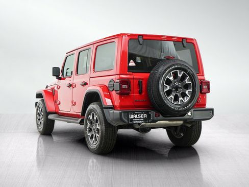 Used 2026 Jeep Wrangler Unlimited Sahara AWD/4WD image 3