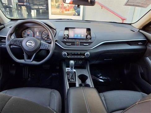 Used 2024 Nissan Altima 2.5 S image 10