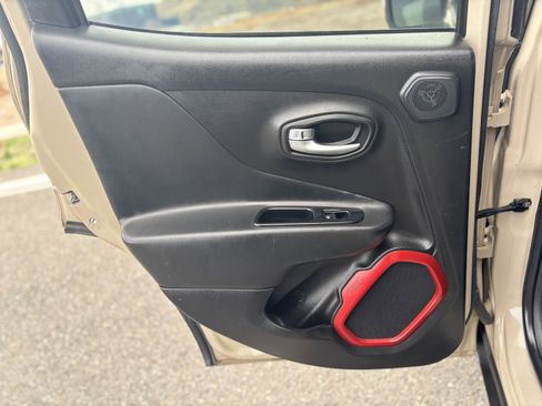 Used 2015 Jeep Renegade Trailhawk w/ Popular Equipment Group image 13