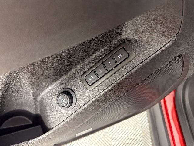 Used 2023 Chevrolet Equinox Premier AWD/4WD image 15