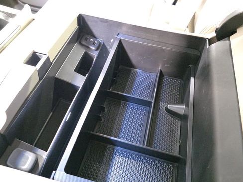 Used 2016 GMC Yukon Denali w/ Open Road Package image 37