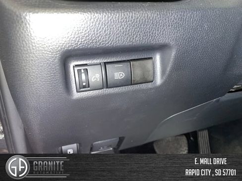 Used 2024 Toyota RAV4 XLE AWD/4WD image 30