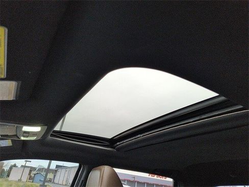 Used 2017 Toyota Tacoma Limited image 16