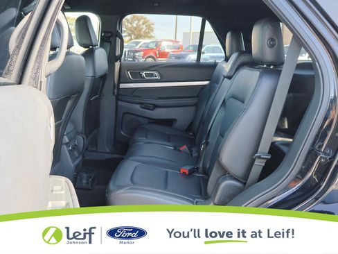 Used 2018 Ford Explorer XLT w/ Equipment Group 202A image 28