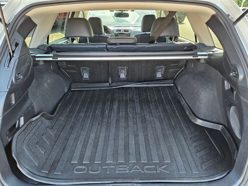 Used 2016 Subaru Outback 2.5i Limited AWD/4WD image 29