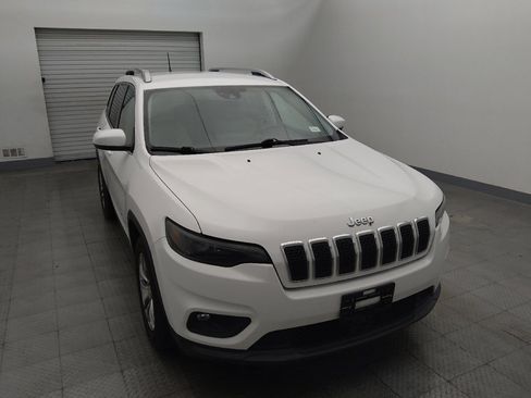 Used 2021 Jeep Cherokee Latitude Lux w/ Mopar Interior Package FWD image 14