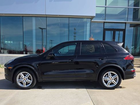 Used 2016 Porsche Cayenne S image 2