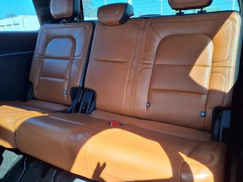 Certified 2021 Lincoln Navigator Reserve w/ Luxury Package image 12