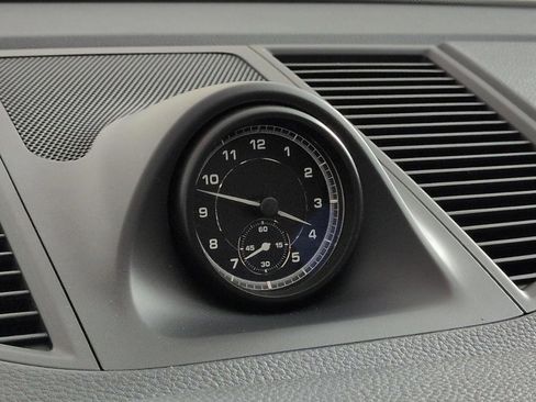 Certified 2025 Porsche Macan Turbo AWD/4WD image 27