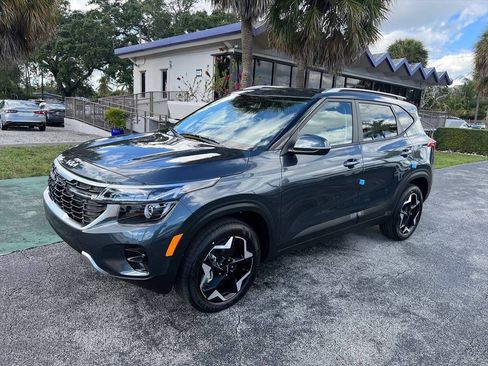 Used 2025 Kia Seltos S AWD/4WD image 2