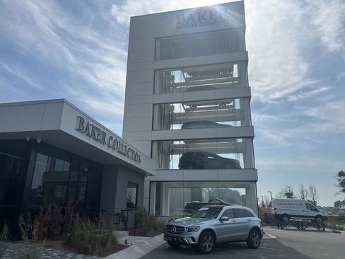 Used 2022 Mercedes-Benz GLC 300 GLC 300 w/ Premium Package Lite image 2