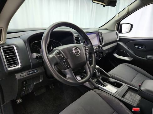 Used 2023 Nissan Frontier SV w/ Technology Package RWD image 9