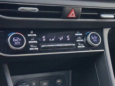 Used 2022 Hyundai Sonata Limited image 16