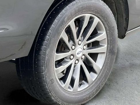 Used 2019 Ford Expedition Limited image 34