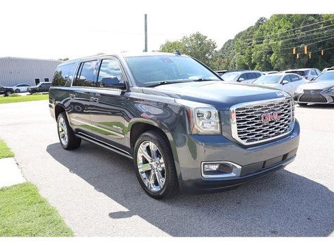 Used 2020 GMC Yukon XL Denali w/ Denali Premium Package AWD/4WD image 7