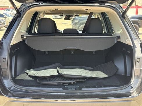 Used 2023 Subaru Forester Premium AWD/4WD image 33