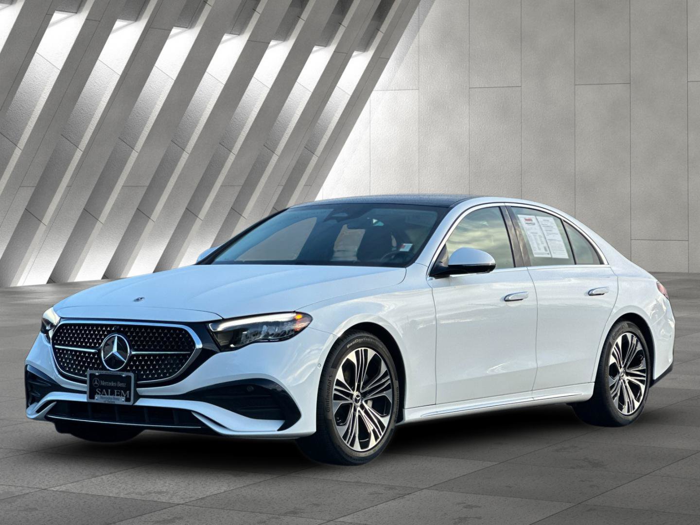 Used 2025 Mercedes-Benz E 350 4MATIC Sedan image 8