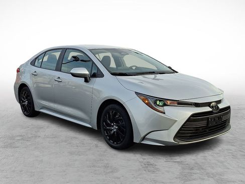 Used 2024 Toyota Corolla LE image 7