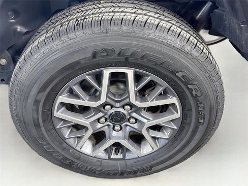 Used 2025 Jeep Wrangler Unlimited Sahara AWD/4WD image 22