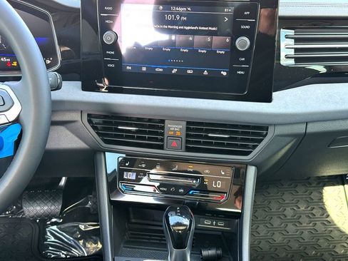 New 2025 Volkswagen Jetta SE image 21