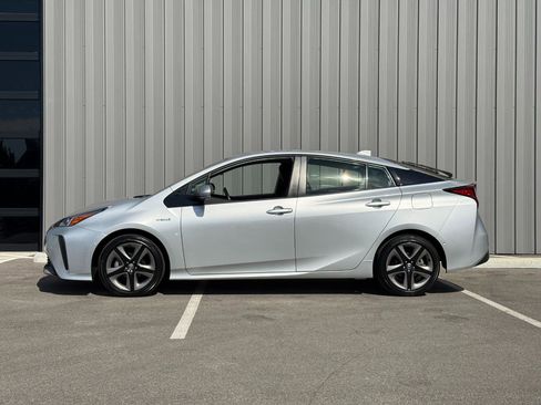 Used 2020 Toyota Prius XLE image 8