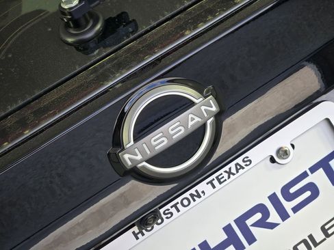 Used 2025 Nissan Kicks S image 11