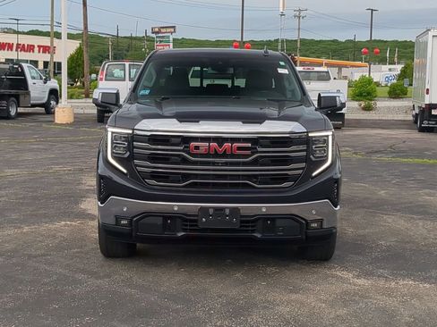 Used 2023 GMC Sierra 1500 SLT w/ SLT Premium Package AWD/4WD image 10